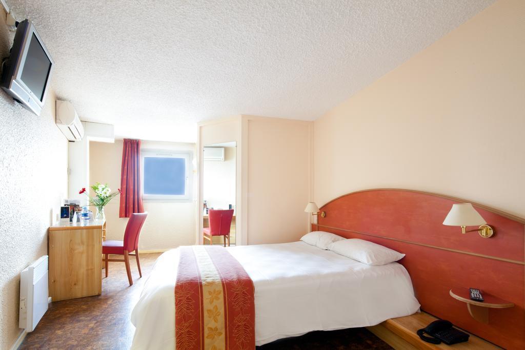 Comfort Hotel Монлюсон Екстер'єр фото